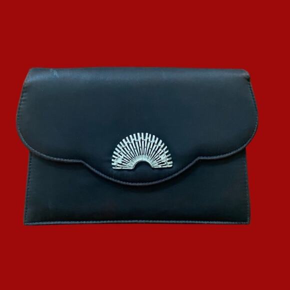 Vintage Black Satin Evening Bag with Silver Fan Decal and Chain Shoulder Strap - Picture 3 of 12